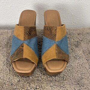 Stylish Tan and Blue Women's Mules